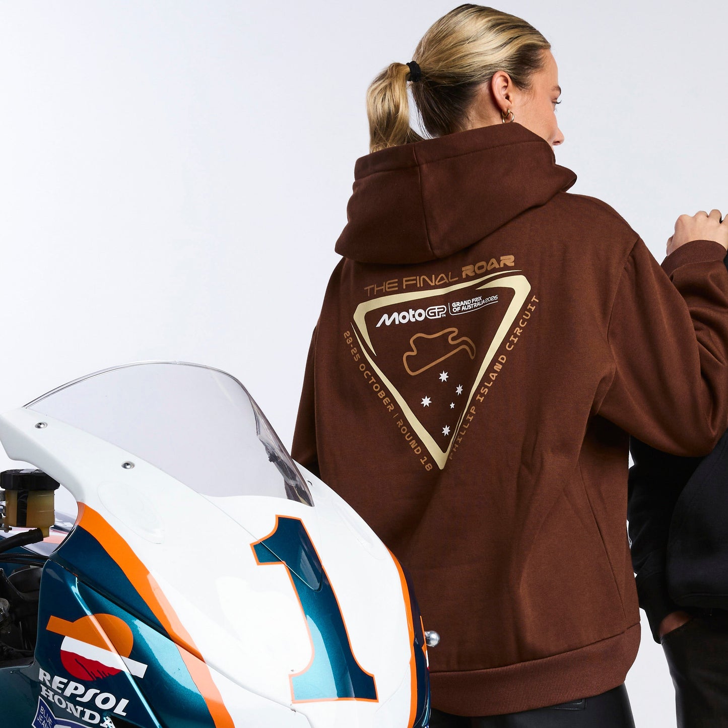 2026 UNISEX HOODIE [WALNUT]