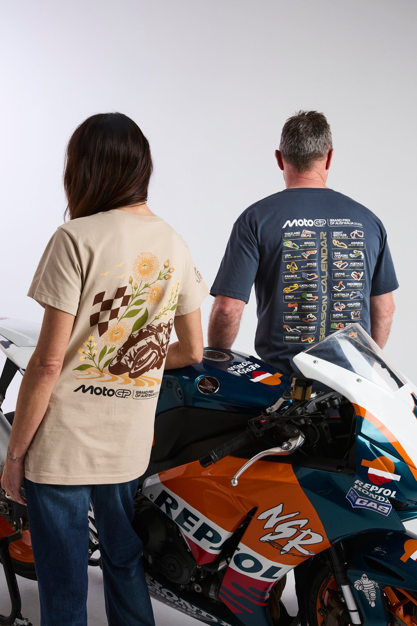 2026 CALENDAR TEE [STEEL BLUE]